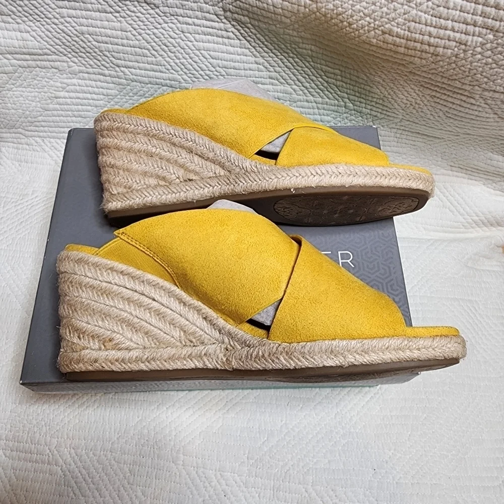 Andrew Geller Kimber Espadrille Wedge Sandal. Yellow faux suede.  Size 9.